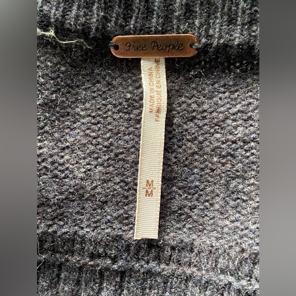 Free People M Wool Cardigan Sweater Jacket in Gray Hook & Eye Closure, Pockets - Picture 2 of 5